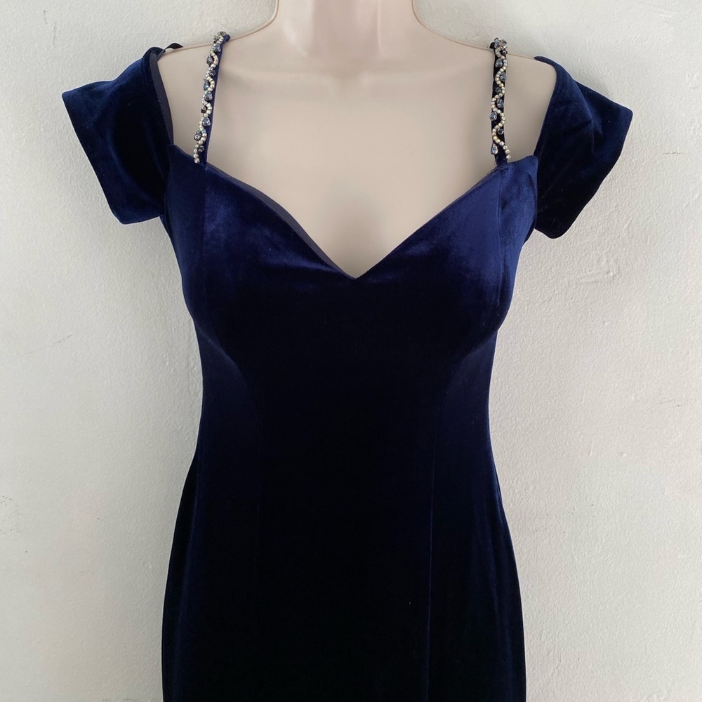 Dancing Queen velvet Midnight Blue Gown - Picture 3 of 13